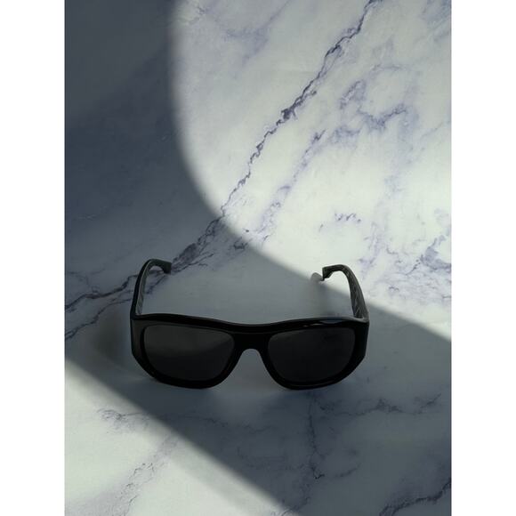 NEW Fendi FE40117I Black Wrap Shield Sunglasses - Picture 3 of 5